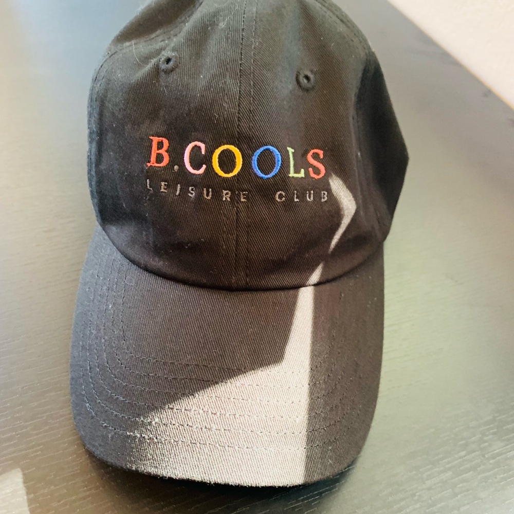 B cool cap NWT